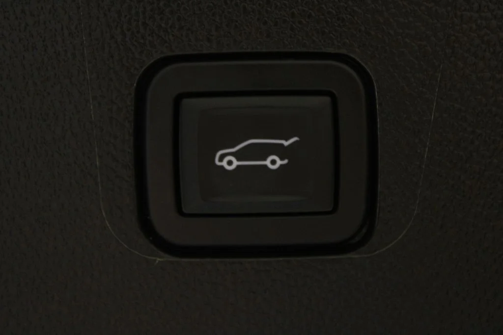 2023 Chevrolet Traverse High Country - Photo 16