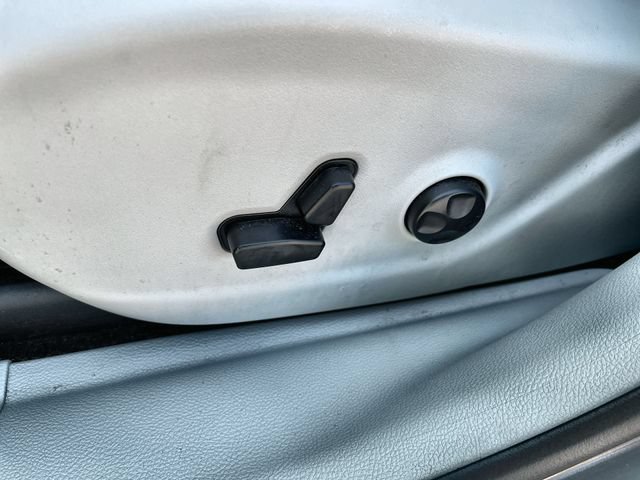 Used 2019  Jeep Limited image 15