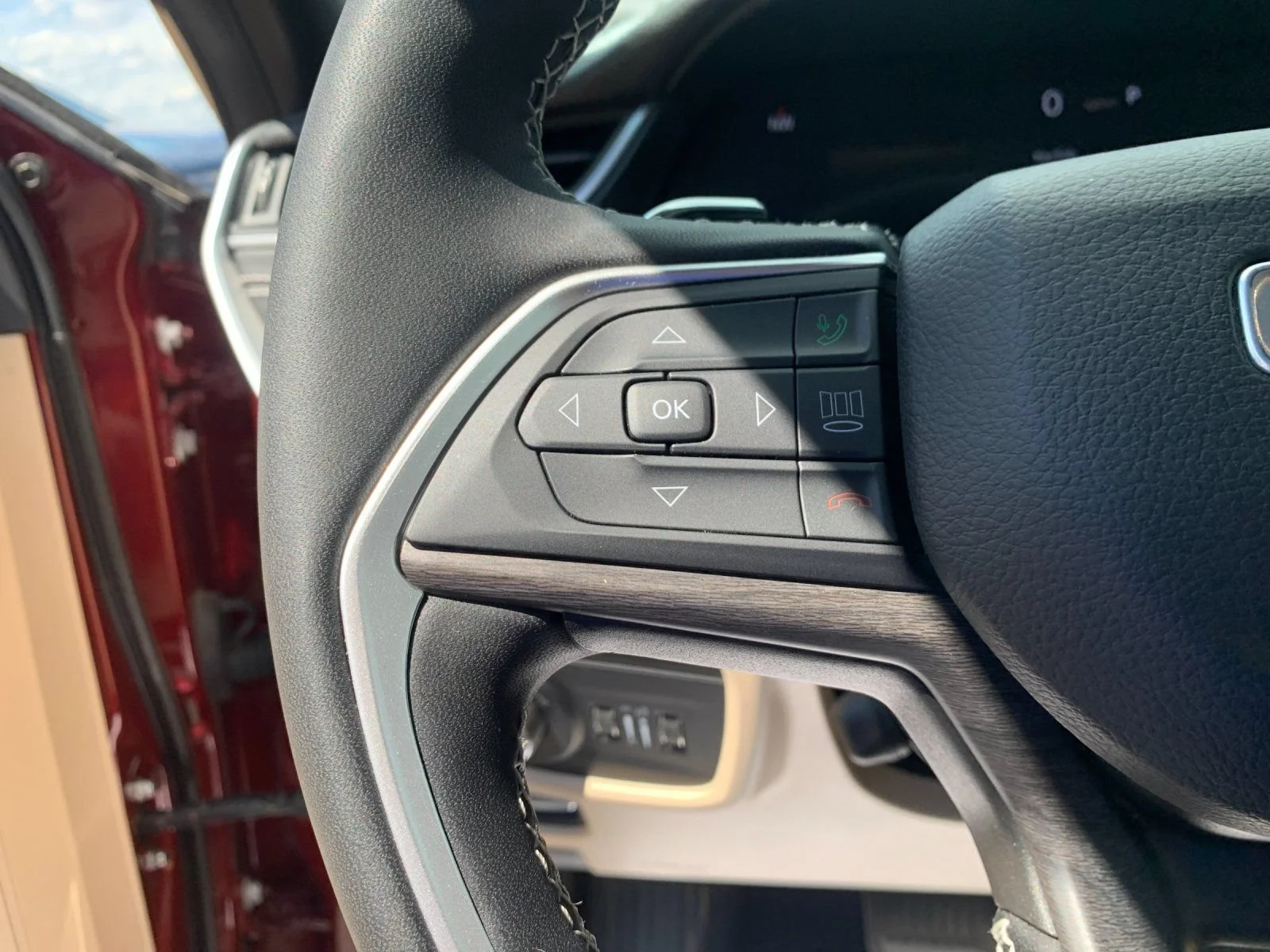 Used 2024 Red Jeep Limited 4x4 image 26