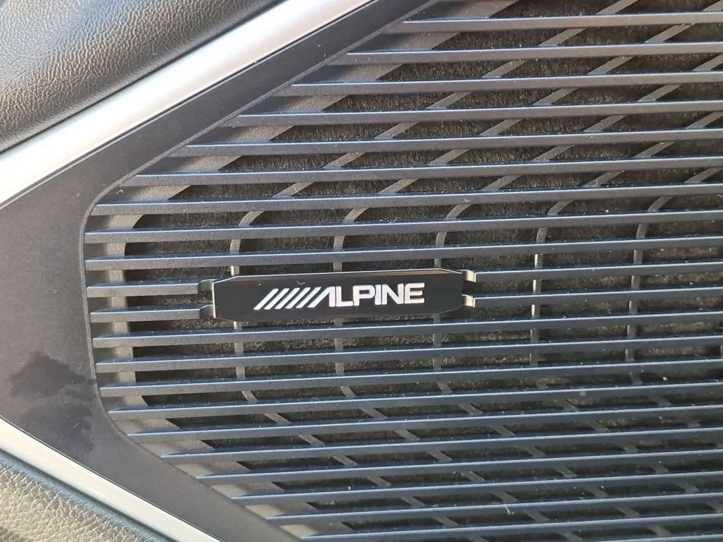 Used 2022 Black Jeep Series III image 15
