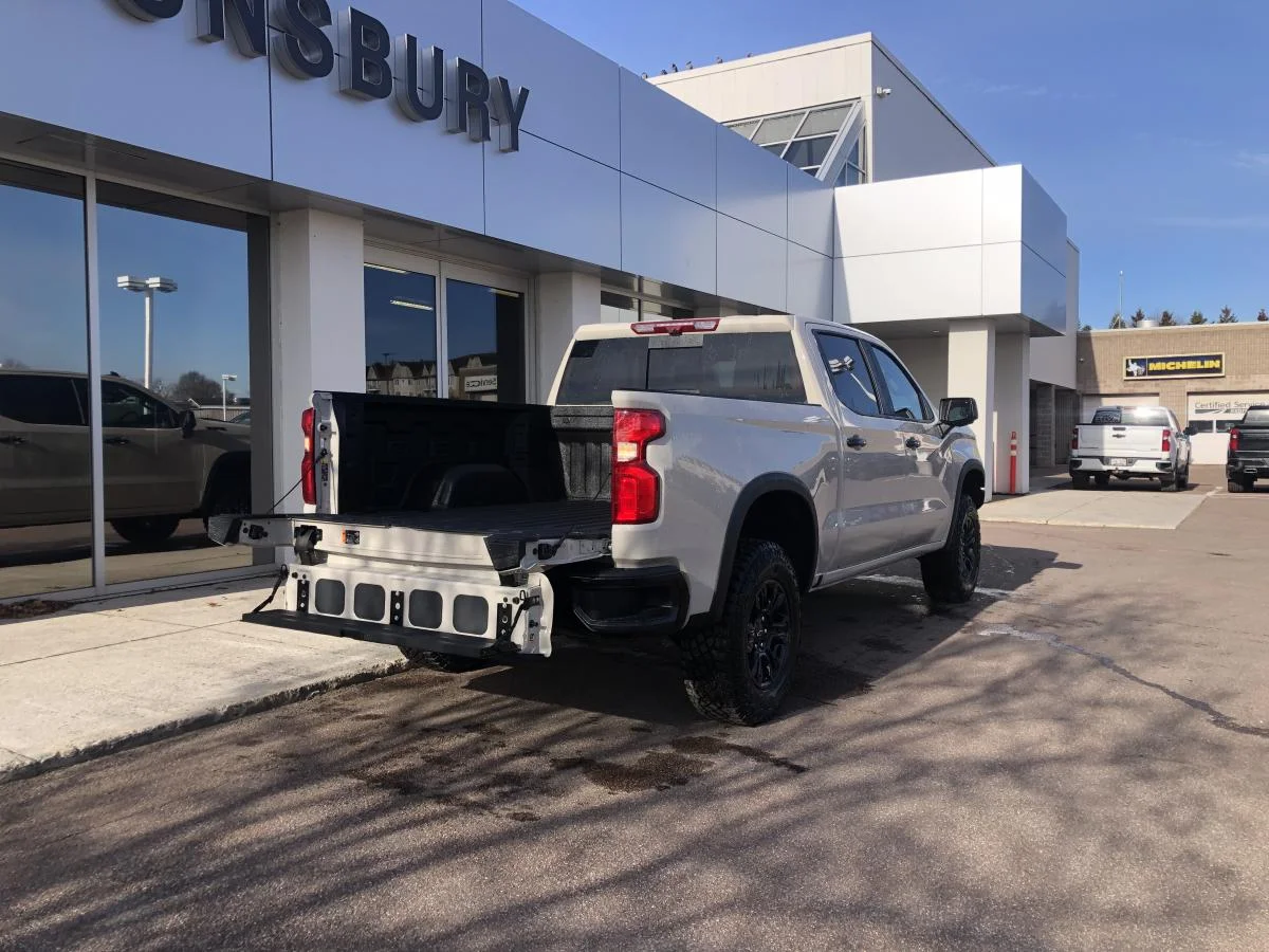 Used 2026 White Chevrolet 4WD Crew Cab 147" ZR2 image 8