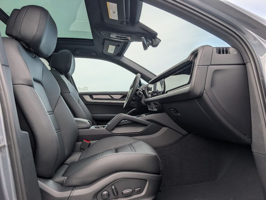 2026 Porsche Cayenne S - Photo 17