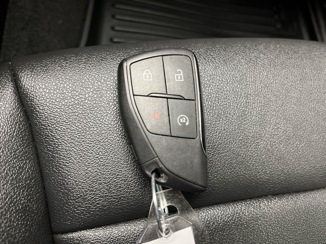 Used 2024 Summit White GMC 4WD Elevation image 28