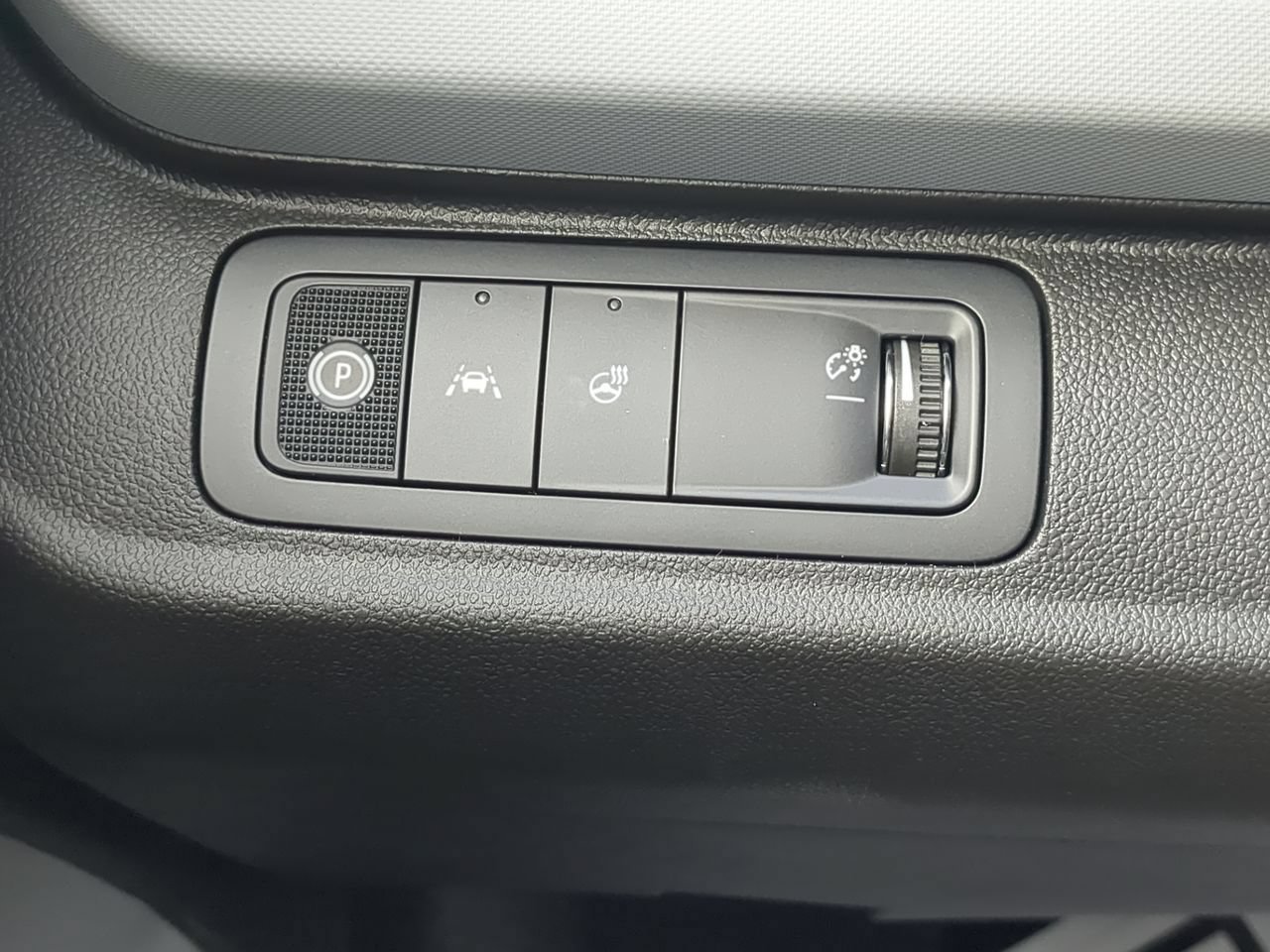 2027 Chevrolet Bolt LT - Photo 18