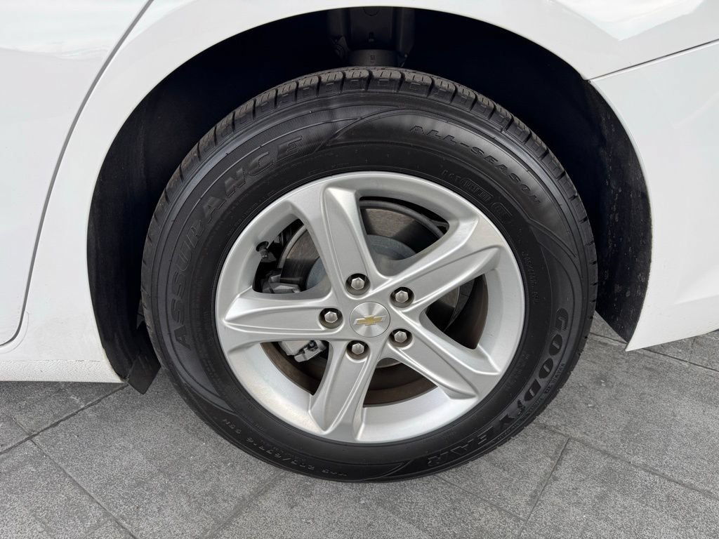 Used 2023 Summit White Chevrolet LS image 4