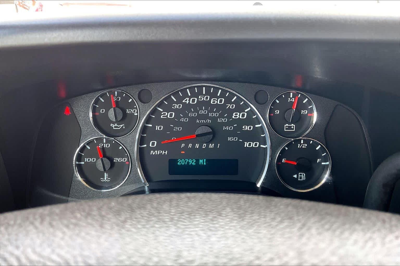 Used 2025 Summit White Chevrolet  image 20