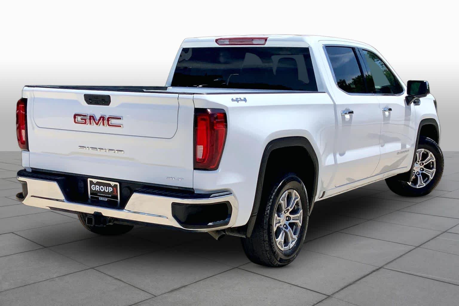Used 2025 Summit White GMC SLT image 12