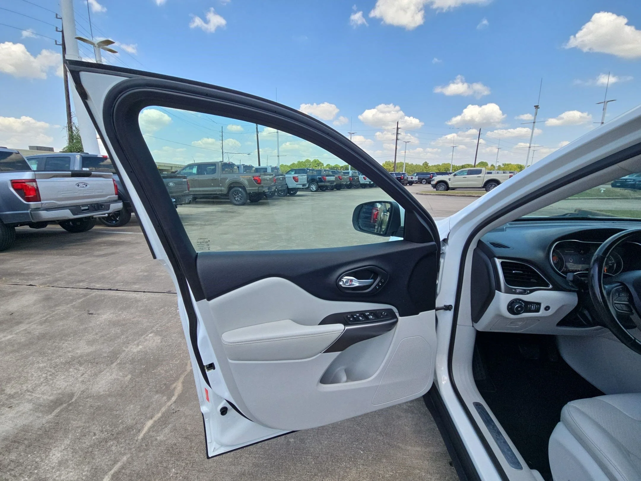 Certified Used 2020 Bright White Clearcoat Jeep Limited image 11