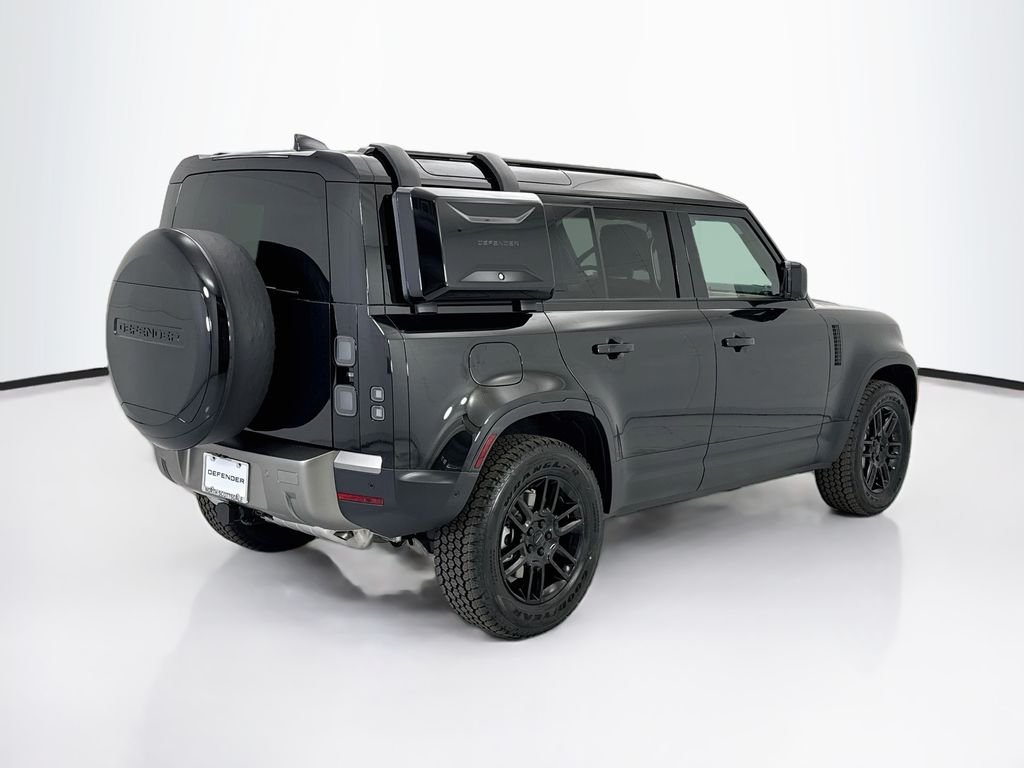 Used 2026 Santorini Black Metallic Land Rover S image 5