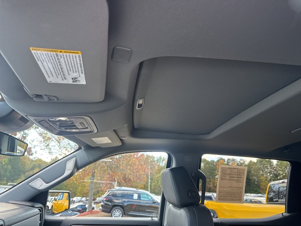 2025 Chevrolet Silverado 1500 LT Trail Boss photo 4