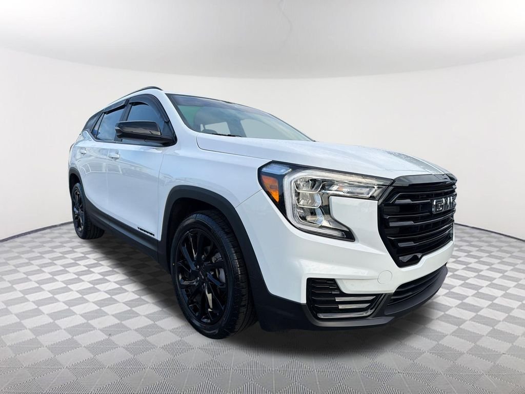 Used 2023 White GMC SLE image 3