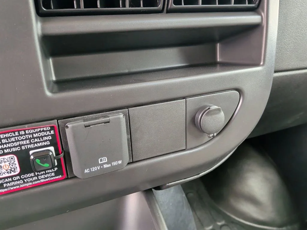 2025 Chevrolet Express Cargo Work Van - Photo 25