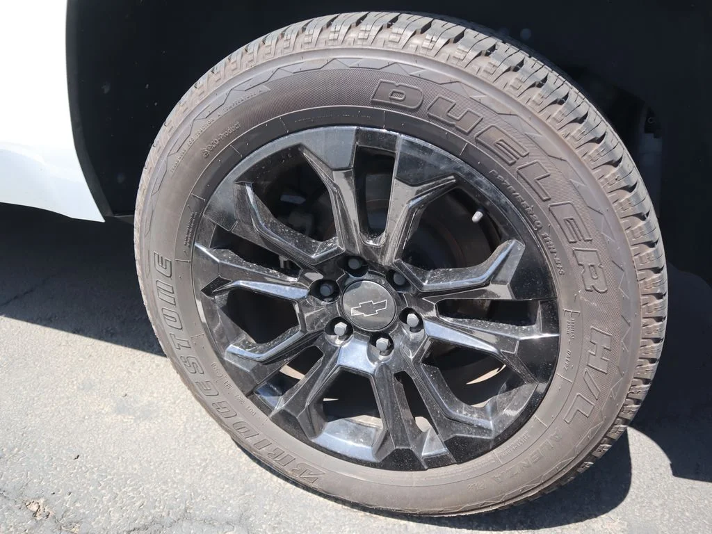 Used 2017 White Chevrolet Premier image 17