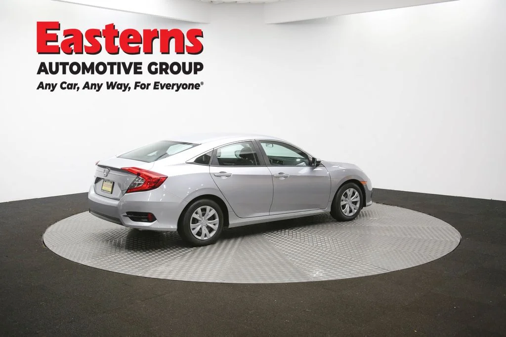 Used 2018 Silver Honda LX image 37