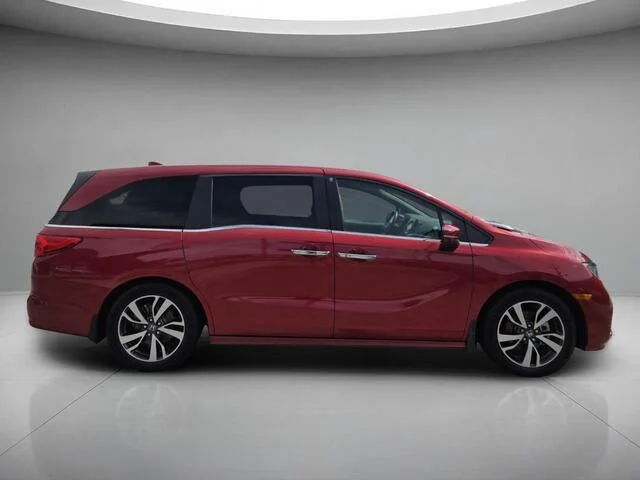 Used 2022 Radiant Red Metallic II Honda Touring image 6