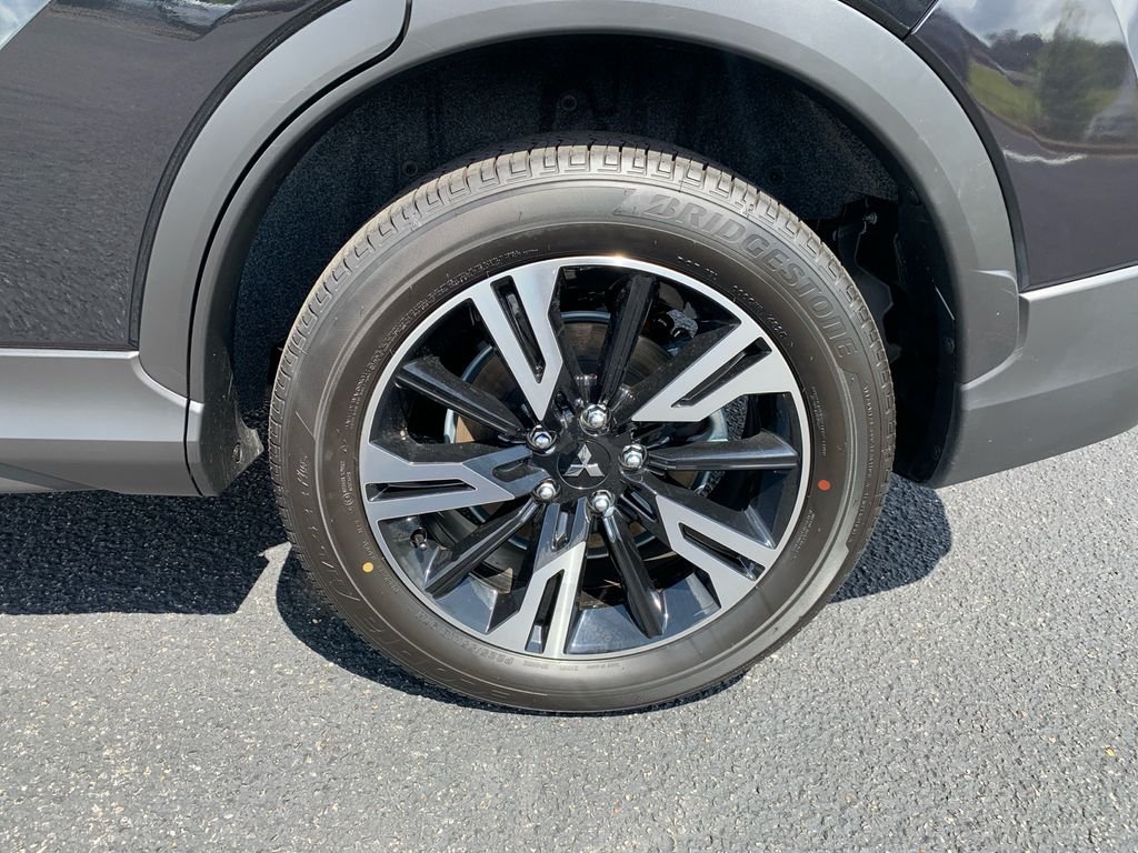 Used 2026 Black Mitsubishi SE image 10