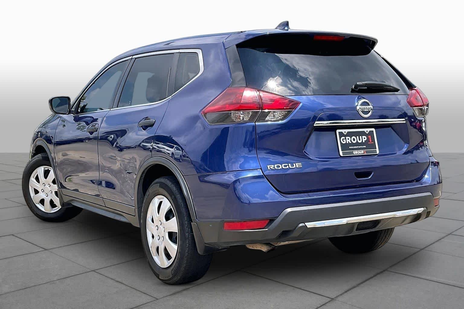Used 2019 Caspian Blue Metallic Nissan S image 10