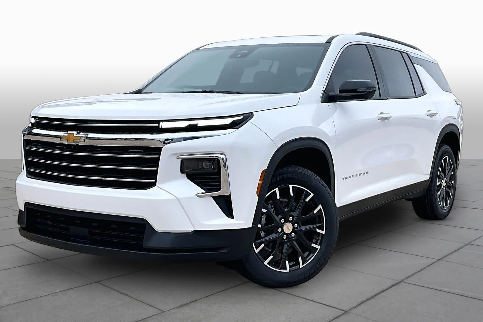 2026 Chevrolet Traverse FWD LT's photo