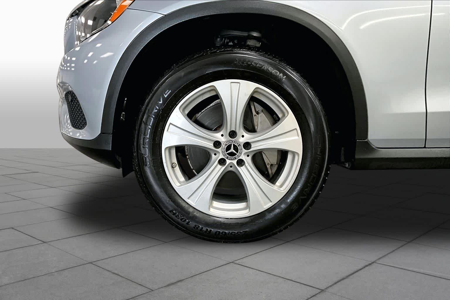 Used 2018 Diamond Silver Metallic Mercedes-Benz GLC 300 image 11