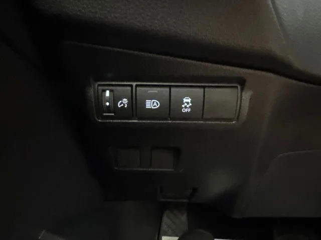 New 2026 Wind Chill Pearl <sup>1</sup> Toyota  LE image 20