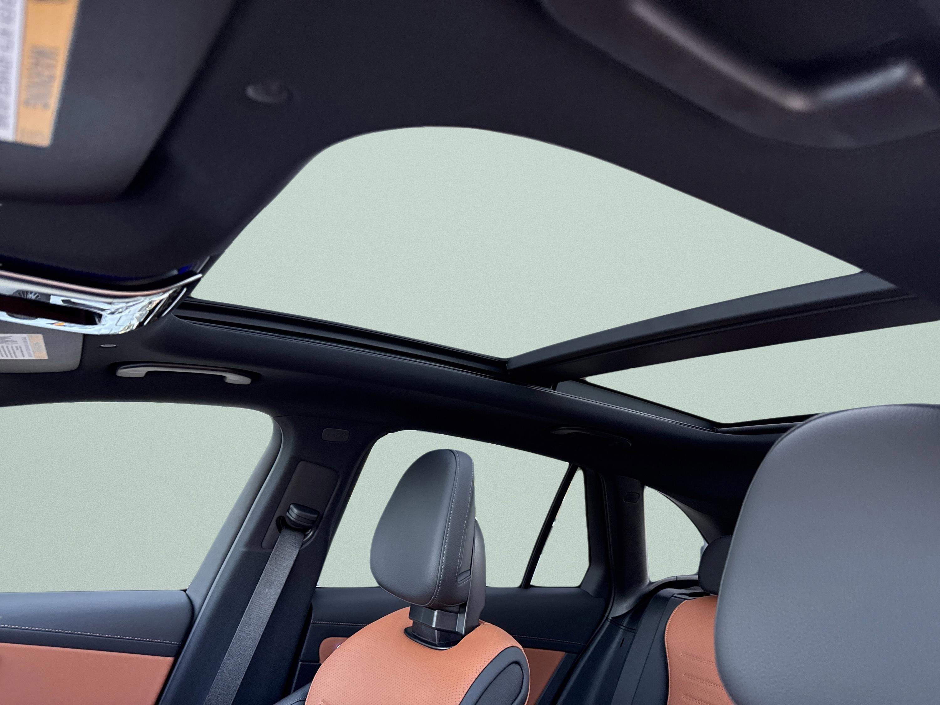 New 2026 Polar White Mercedes-Benz GLC 300 image 16
