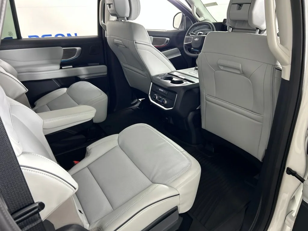 New 2026 Star White Metallic Tri-Coat Ford MAX Platinum® image 31