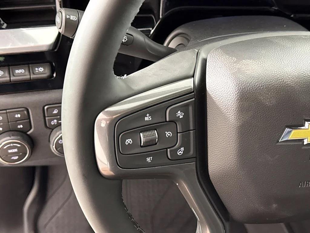 New 2026 Summit White Chevrolet High Country image 39