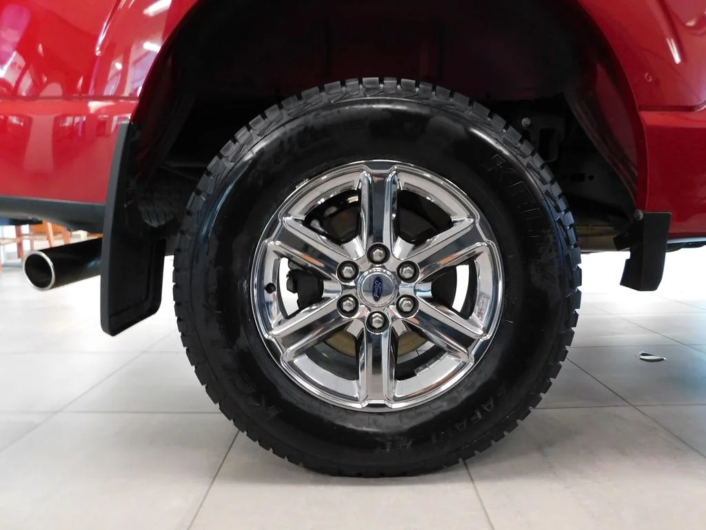 Certified Used 2025 Rapid Red Metallic Tinted Clearcoat Ford XLT image 12