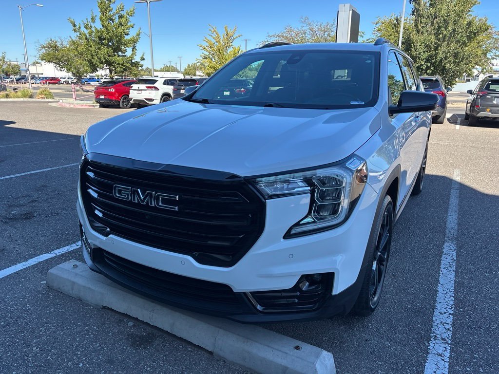 Used 2022 White GMC SLT image 3