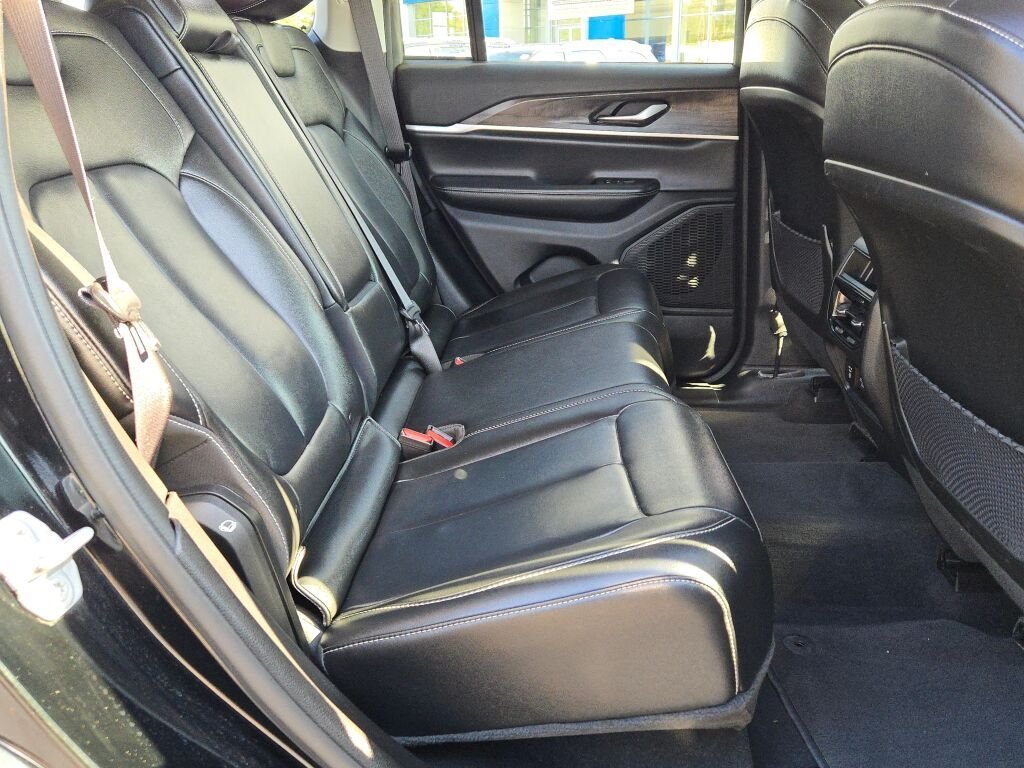 Used 2023 Black Jeep Limited image 9