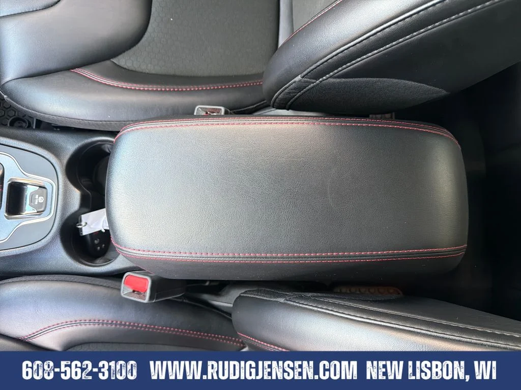 Used 2022 White Jeep Trailhawk image 25