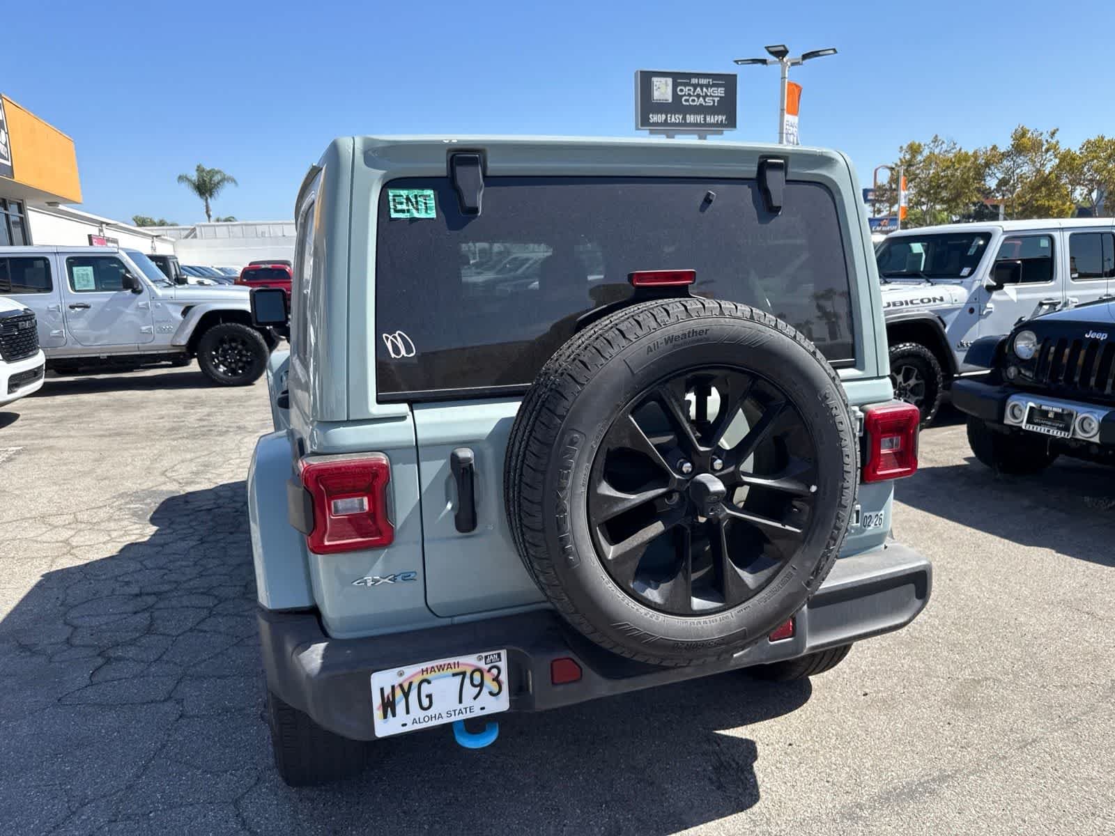 Used 2024 Earl Clearcoat Jeep Sahara image 19