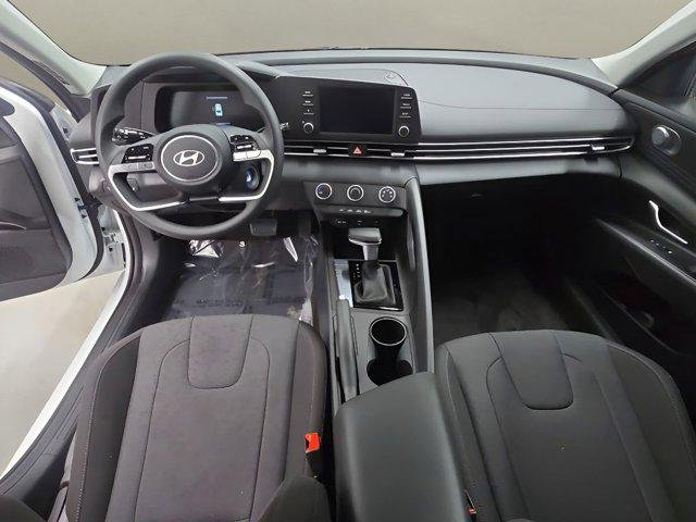 New 2026 White Hyundai SE image 21
