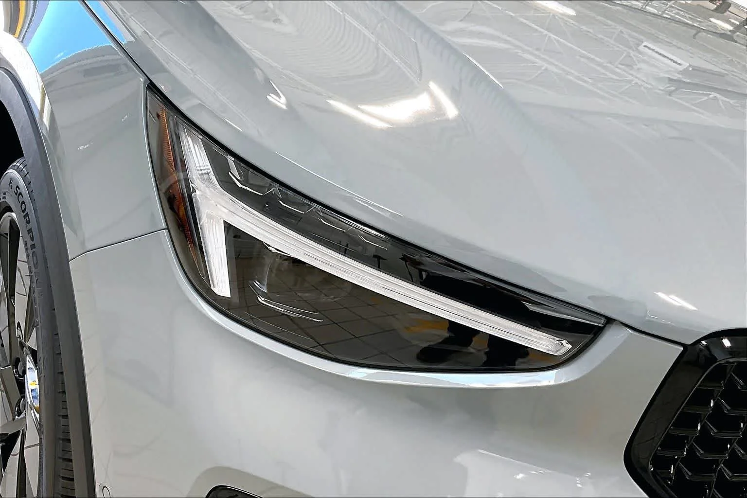 New 2026 VAPOUR GREY Volvo Ultra Black Edition image 15