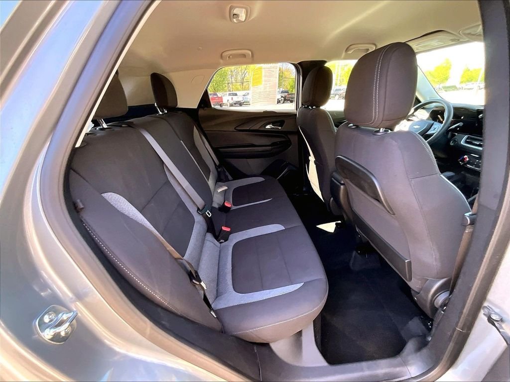 Used 2025 Gray Chevrolet LT image 16