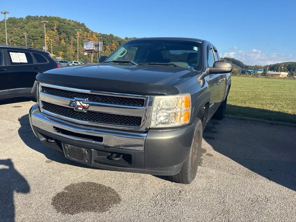 Used 2011 Green Metallic Chevrolet Work Truck image 4