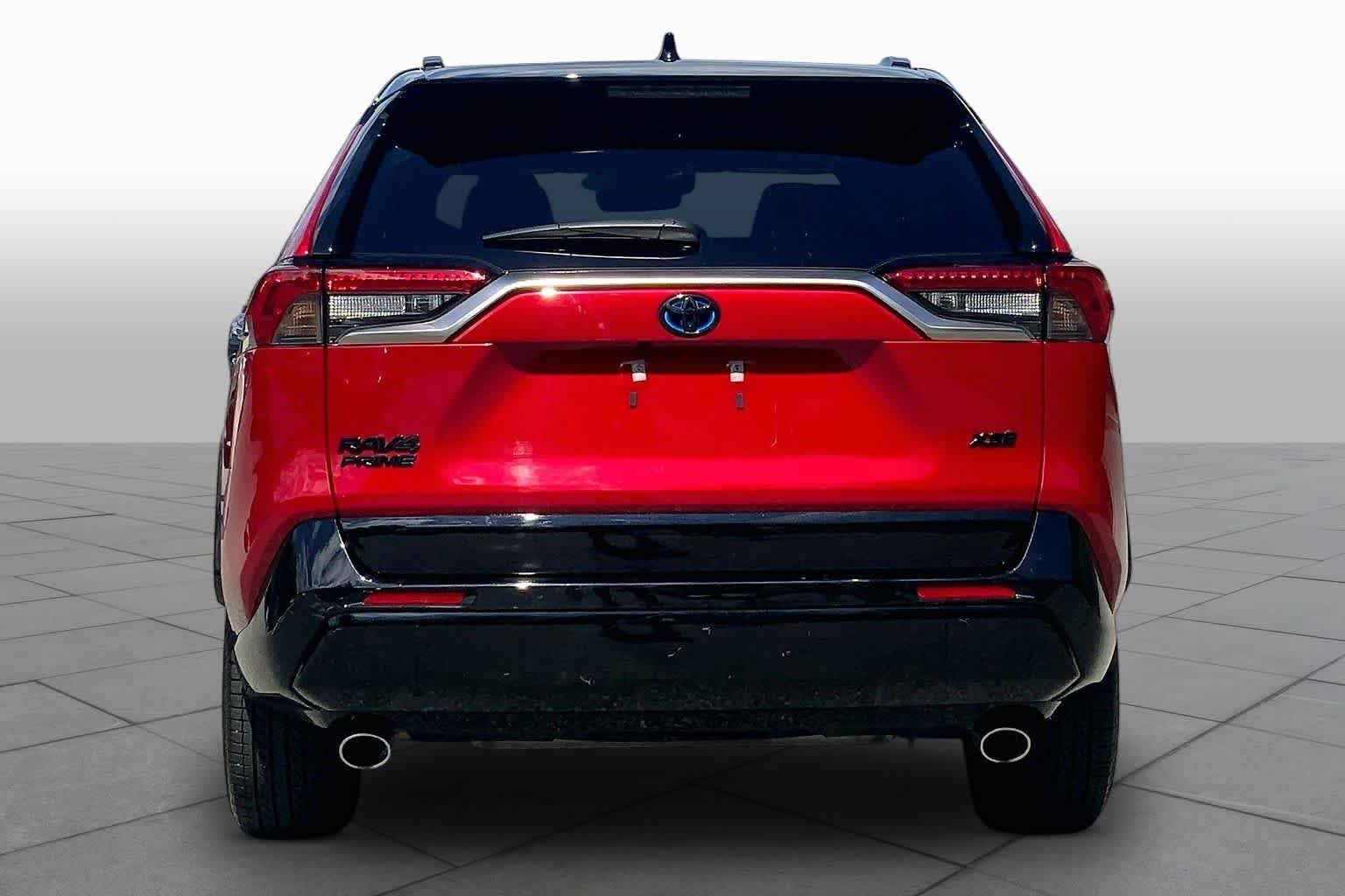 Used 2023 Supersonic Red/Midnight Black Metallic Toyota XSE image 5