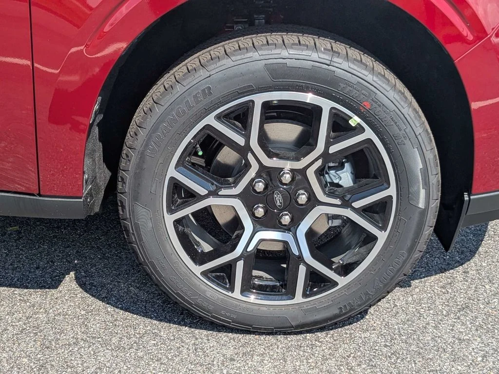 New 2026 Ruby Red Metallic Tinted Clearcoat Ford Lariat image 12