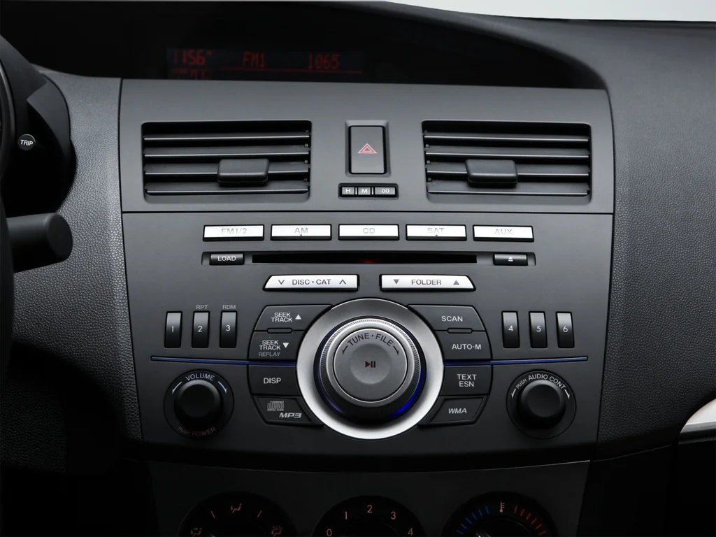 Used 2010 Silver Mazda i Sport image 29
