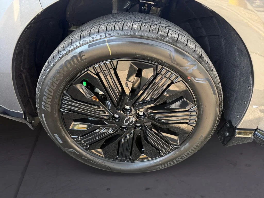 New 2027 Gray Nissan SL image 9