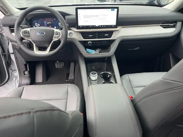 New 2026 Space White Metallic Ford Active image 42