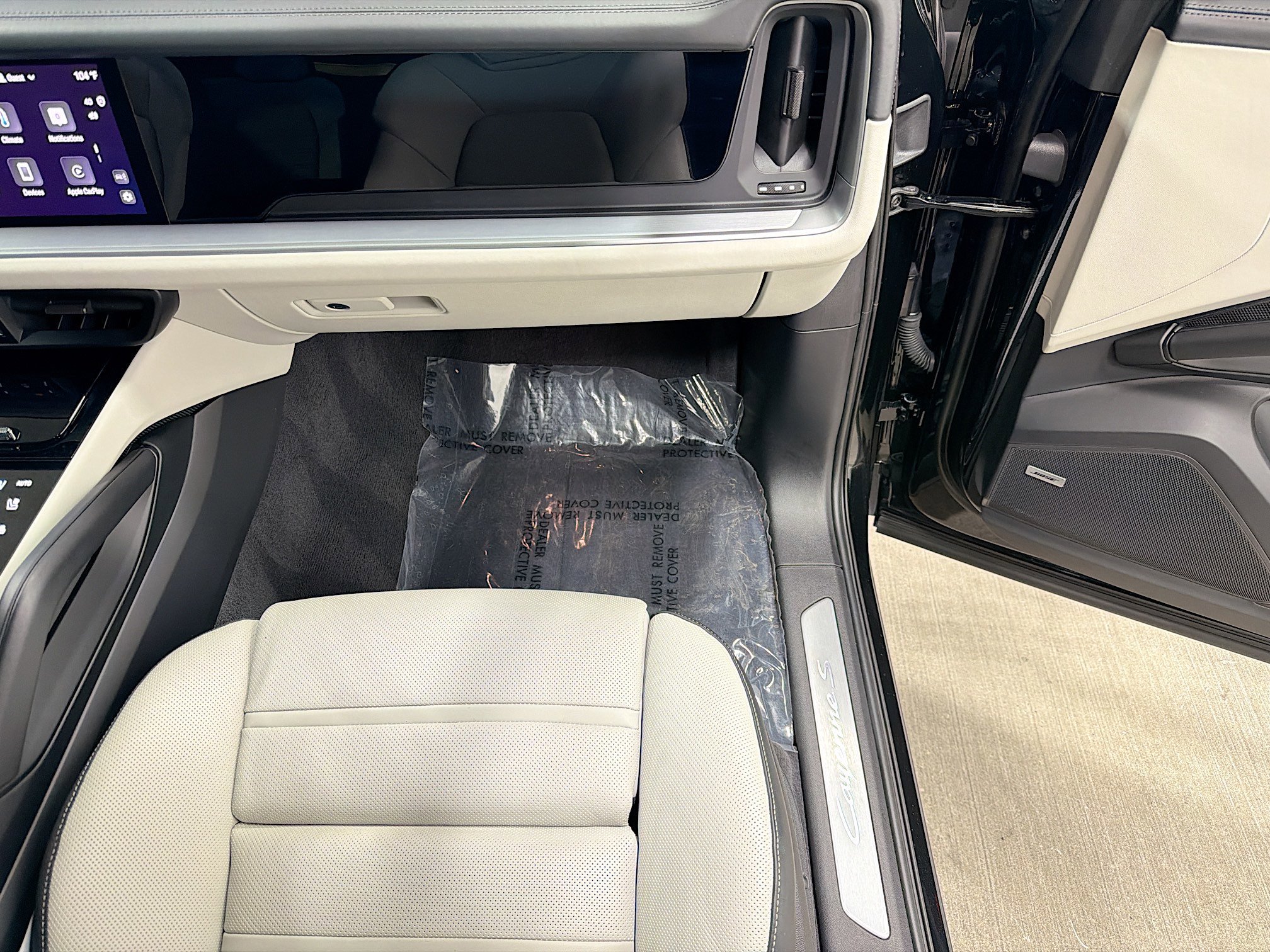 Certified Used 2025 Chromite Black Metallic Porsche S E-Hybrid image 18