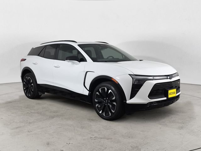Certified Used 2024 Summit White Chevrolet RS image 3
