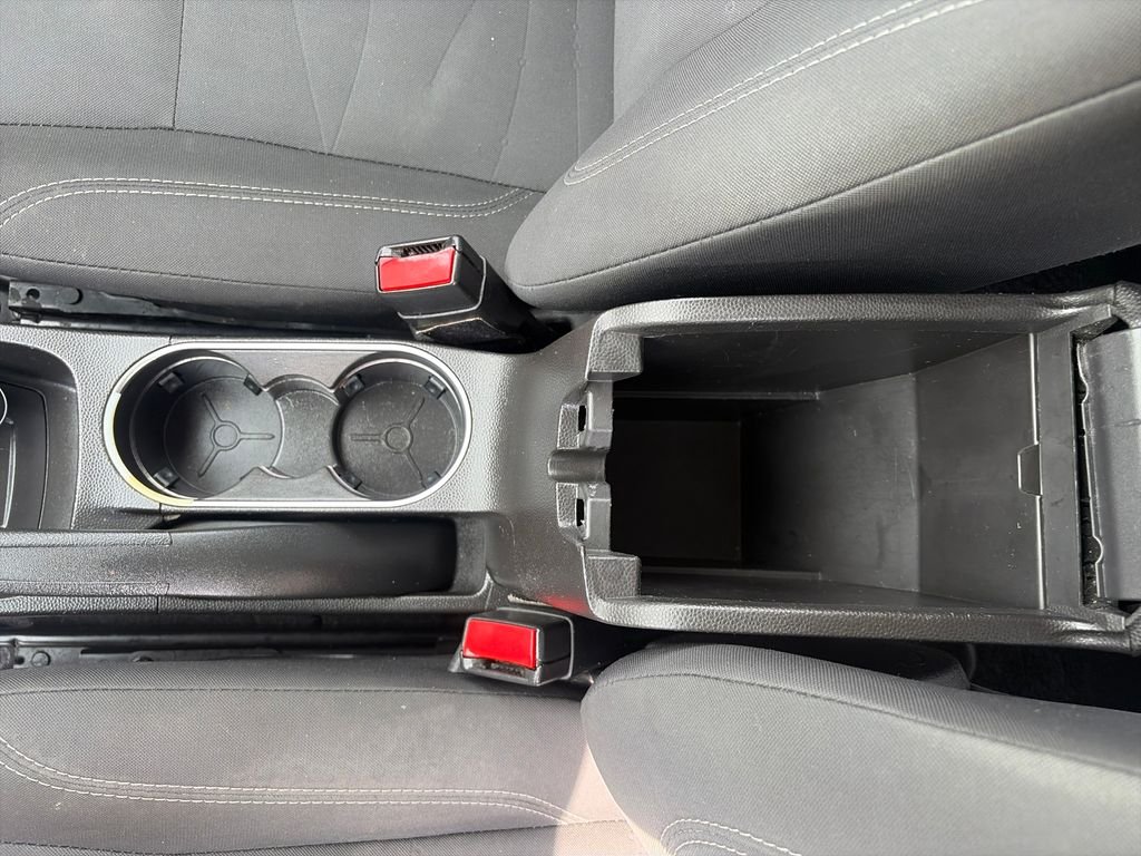 Used 2018 Silver Ford SE image 25