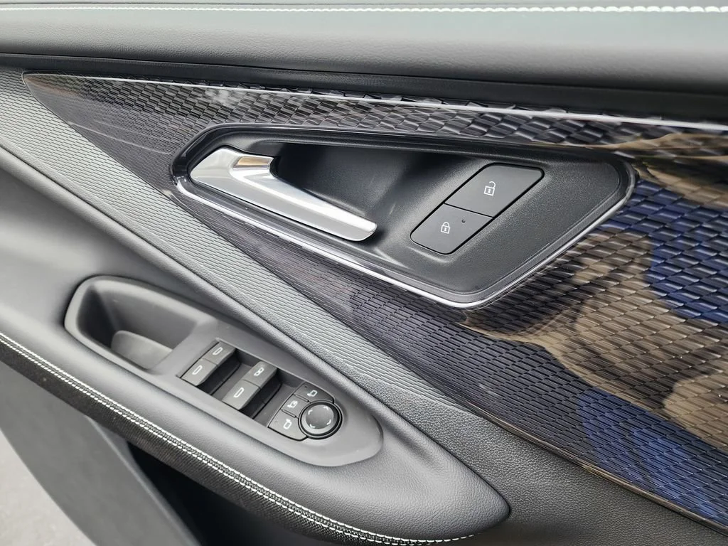2025 Chevrolet Blazer EV LT - Photo 13