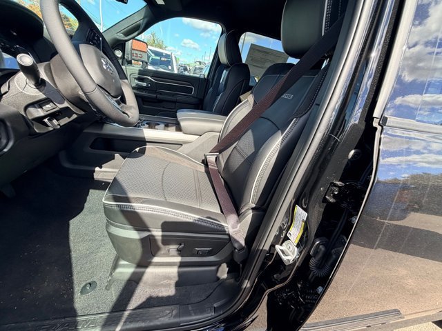 New 2027 Diamond Black Crystal Pearl-Coat Exterior Paint RAM Laramie image 18