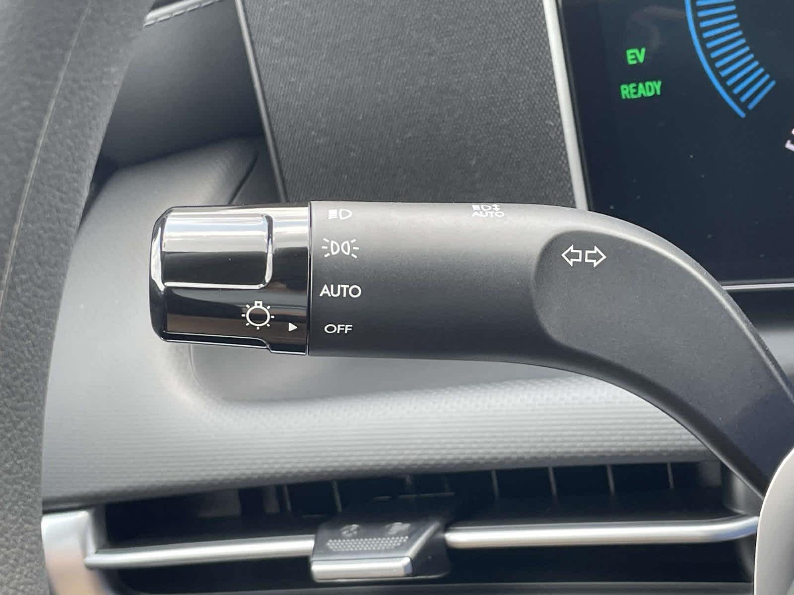 New 2026 Shimmering Silver Hyundai SE image 33