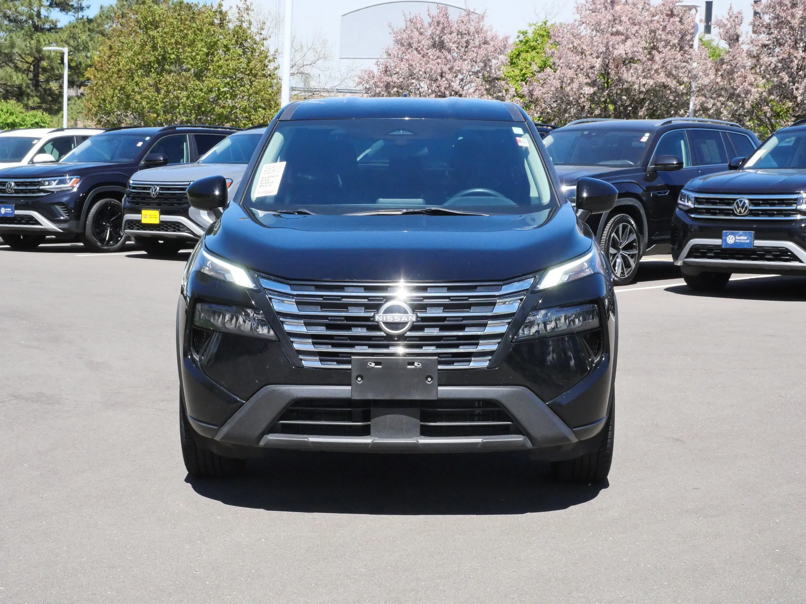 Used 2024 Nissan Rogue SV with VIN 5N1BT3BB0RC674348 for sale in Burnsville, Minnesota