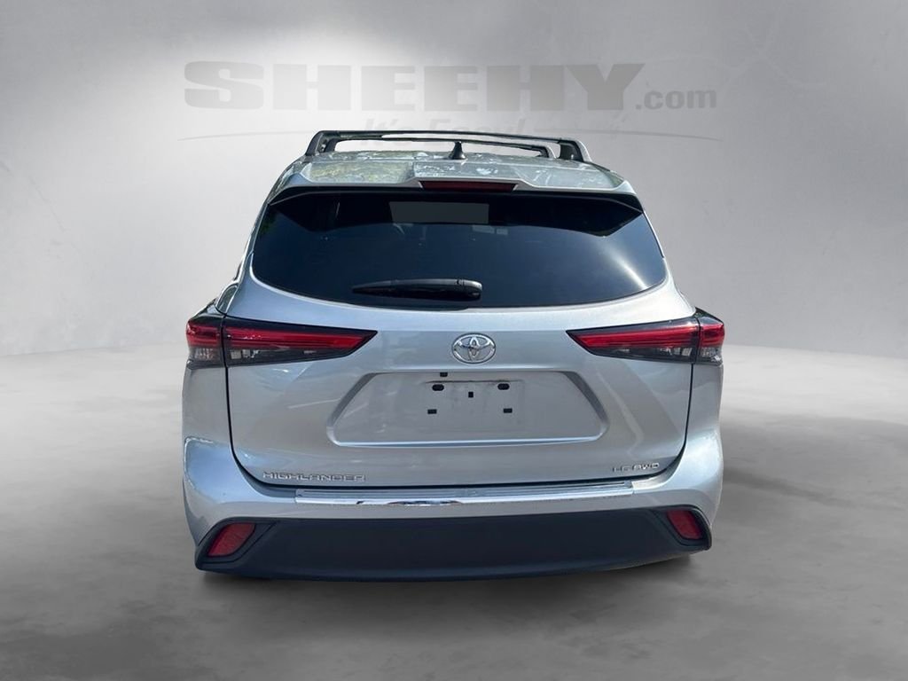 Used 2023 Silver Toyota LE image 12