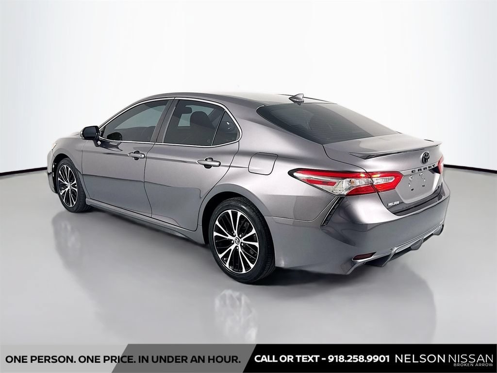Used 2019  Toyota LE image 7